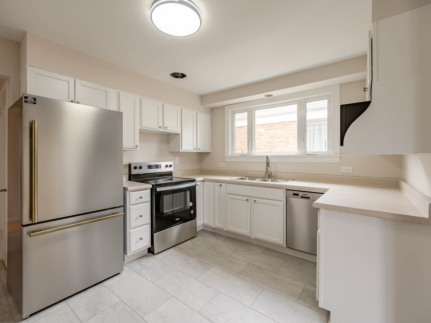 4730 S Lawler Avenue