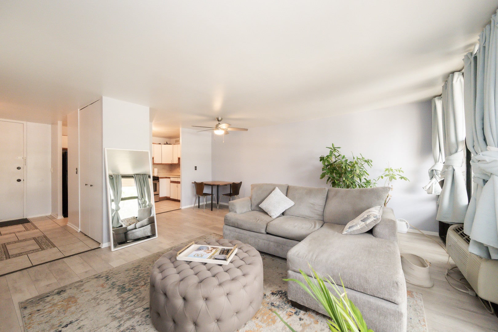 3021 S MICHIGAN Avenue 305