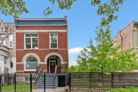 Photo of 3221 W Fulton Boulevard, Chicago, IL 60624 (MLS # 12655789)