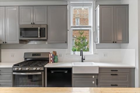 Tiny photo for 3221 W Fulton Boulevard, Chicago, IL 60624 (MLS # 12655789)