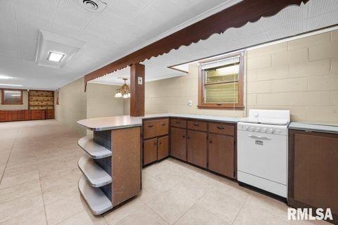 Tiny photo for 777 25TH Avenue Court, Moline, IL 61265 (MLS # QC4269536)