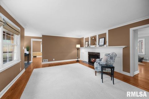 Tiny photo for 777 25TH Avenue Court, Moline, IL 61265 (MLS # QC4269536)