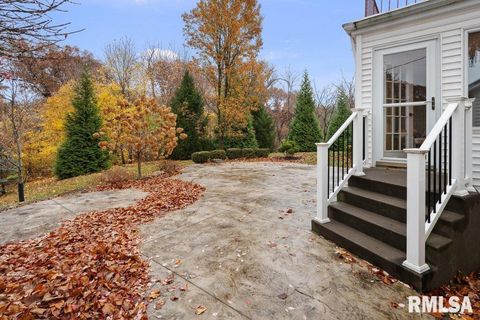 Tiny photo for 777 25TH Avenue Court, Moline, IL 61265 (MLS # QC4269536)