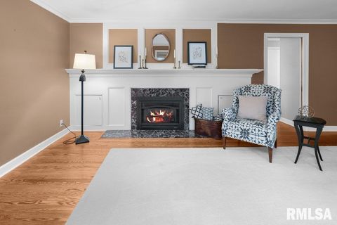 Tiny photo for 777 25TH Avenue Court, Moline, IL 61265 (MLS # QC4269536)