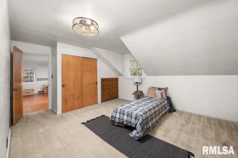 Tiny photo for 777 25TH Avenue Court, Moline, IL 61265 (MLS # QC4269536)