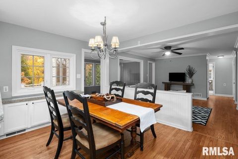 Tiny photo for 777 25TH Avenue Court, Moline, IL 61265 (MLS # QC4269536)