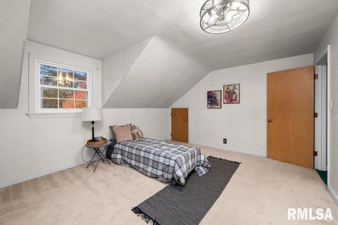 Tiny photo for 777 25TH Avenue Court, Moline, IL 61265 (MLS # QC4269536)