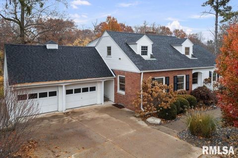 Tiny photo for 777 25TH Avenue Court, Moline, IL 61265 (MLS # QC4269536)