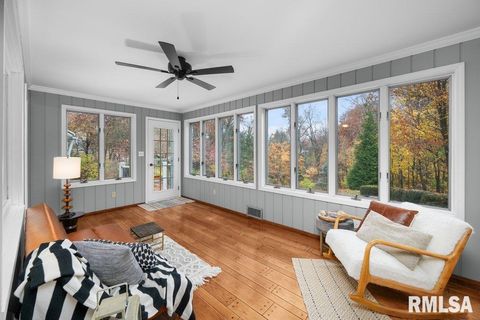 Tiny photo for 777 25TH Avenue Court, Moline, IL 61265 (MLS # QC4269536)