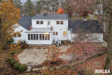 Tiny photo for 777 25TH Avenue Court, Moline, IL 61265 (MLS # QC4269536)