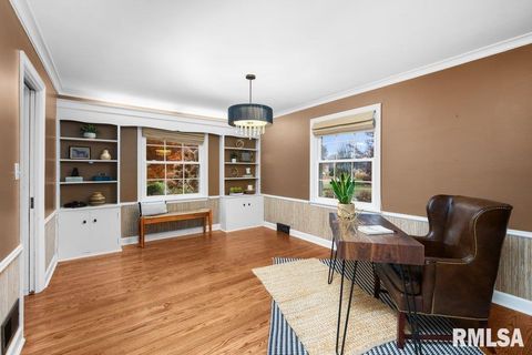 Tiny photo for 777 25TH Avenue Court, Moline, IL 61265 (MLS # QC4269536)