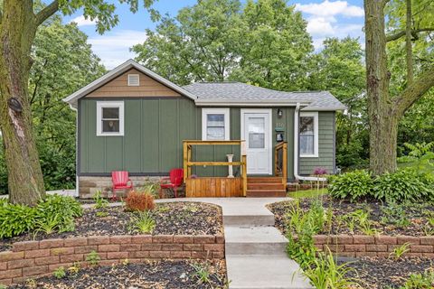 Photo of 816 S Jefferson Avenue, Dixon, IL 61021 (MLS # 12556985)