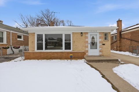 Photo of 14223 University Avenue, Dolton, IL 60419 (MLS # 12591933)