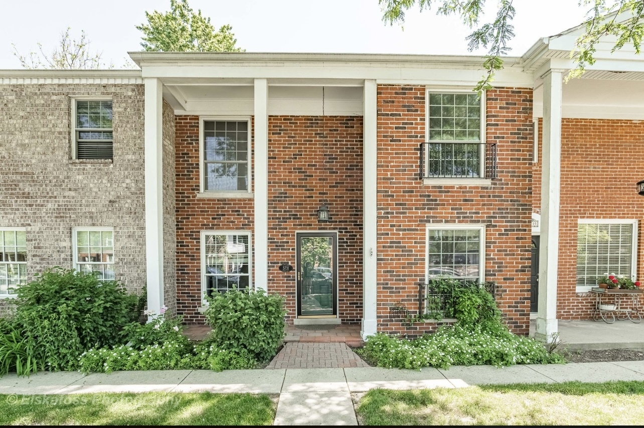 View Hinsdale, IL 60521 townhome