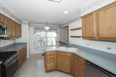 Tiny photo for 725 Deep Wood Court, Elk Grove Village, IL 60007 (MLS # 12713519)