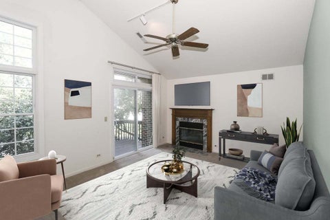 Tiny photo for 725 Deep Wood Court, Elk Grove Village, IL 60007 (MLS # 12713519)
