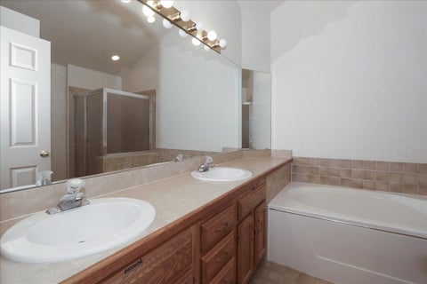 Tiny photo for 725 Deep Wood Court, Elk Grove Village, IL 60007 (MLS # 12713519)