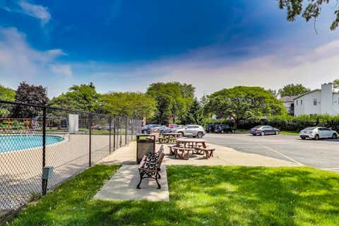 Tiny photo for 1575 Sandpebble Drive #104, Wheeling, IL 60090 (MLS # 12675907)