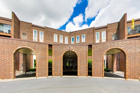 Tiny photo for 1575 Sandpebble Drive #104, Wheeling, IL 60090 (MLS # 12675907)