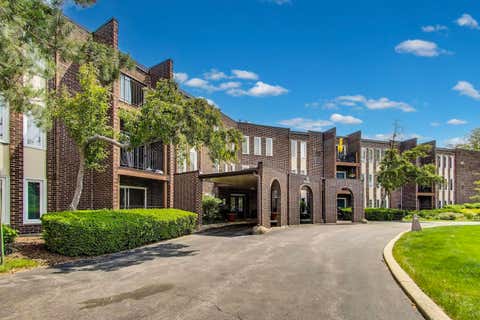 Tiny photo for 1575 Sandpebble Drive #104, Wheeling, IL 60090 (MLS # 12675907)