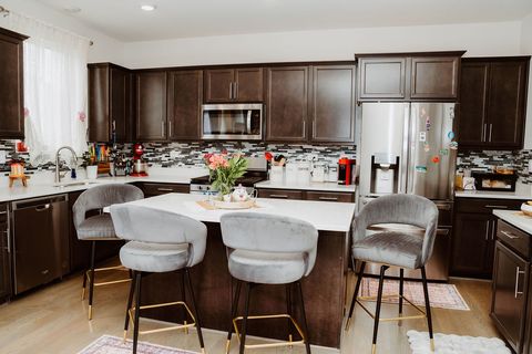 Tiny photo for Oswego, IL 60543 (MLS # 12679828)