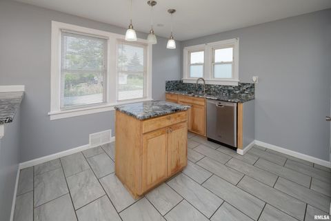 Tiny photo for 3712 33RD Street, Moline, IL 61265 (MLS # QC4269899)