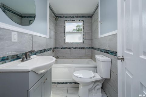 Tiny photo for 3712 33RD Street, Moline, IL 61265 (MLS # QC4269899)