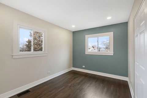 Tiny photo for 1910 Ashley Road, Hoffman Estates, IL 60169 (MLS # 12601138)