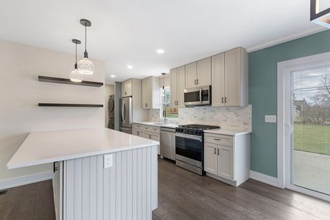 Tiny photo for 1910 Ashley Road, Hoffman Estates, IL 60169 (MLS # 12601138)