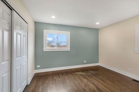 Tiny photo for 1910 Ashley Road, Hoffman Estates, IL 60169 (MLS # 12601138)