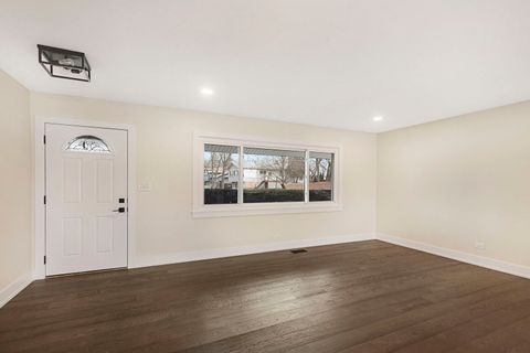 Tiny photo for 1910 Ashley Road, Hoffman Estates, IL 60169 (MLS # 12601138)