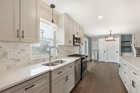 Tiny photo for 1910 Ashley Road, Hoffman Estates, IL 60169 (MLS # 12601138)