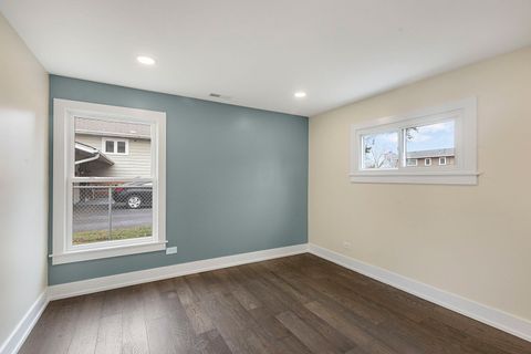 Tiny photo for 1910 Ashley Road, Hoffman Estates, IL 60169 (MLS # 12601138)