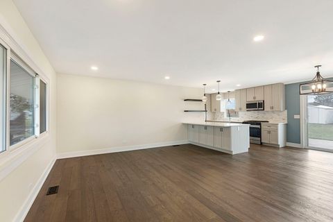 Tiny photo for 1910 Ashley Road, Hoffman Estates, IL 60169 (MLS # 12601138)