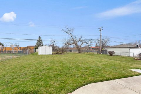 Tiny photo for 1910 Ashley Road, Hoffman Estates, IL 60169 (MLS # 12601138)