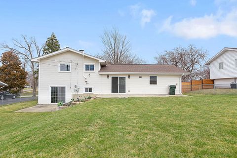 Tiny photo for 1910 Ashley Road, Hoffman Estates, IL 60169 (MLS # 12601138)