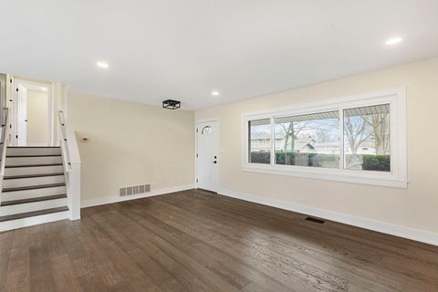 Tiny photo for 1910 Ashley Road, Hoffman Estates, IL 60169 (MLS # 12601138)