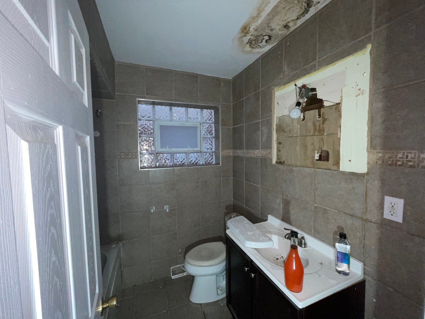 2319 W 115TH Street