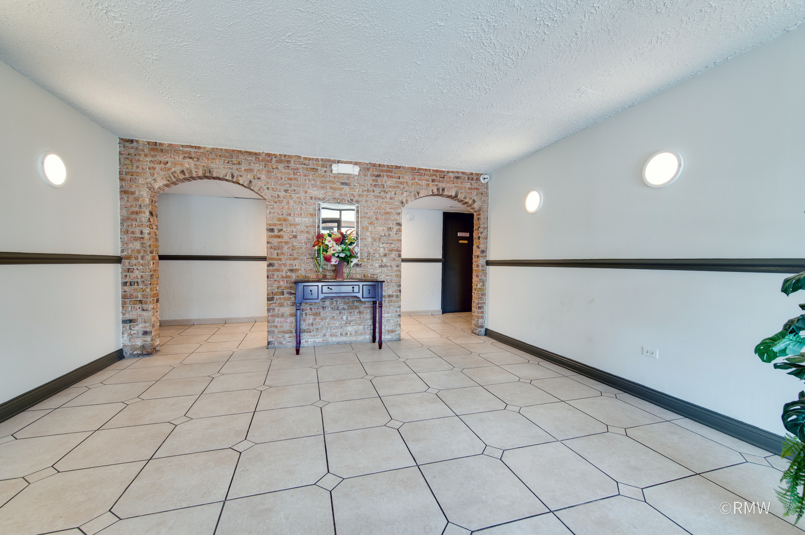 560 E Lawrence Avenue 307