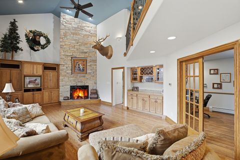 Tiny photo for 33 W Eureka Drive, Lemont, IL 60439 (MLS # 12586631)