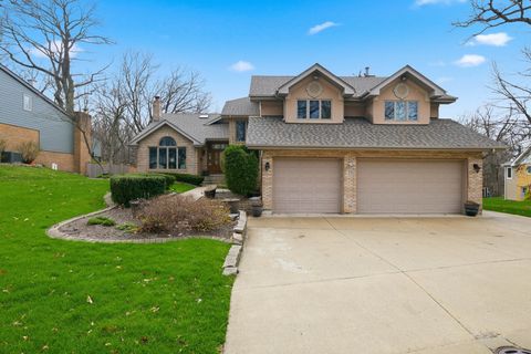Tiny photo for 33 W Eureka Drive, Lemont, IL 60439 (MLS # 12586631)