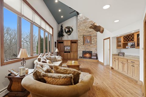 Tiny photo for 33 W Eureka Drive, Lemont, IL 60439 (MLS # 12586631)