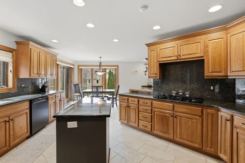 Tiny photo for 33 W Eureka Drive, Lemont, IL 60439 (MLS # 12586631)