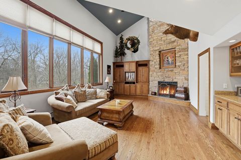 Tiny photo for 33 W Eureka Drive, Lemont, IL 60439 (MLS # 12586631)