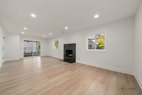 Tiny photo for 112 Ironwood Court, Rolling Meadows, IL 60008 (MLS # 12530188)