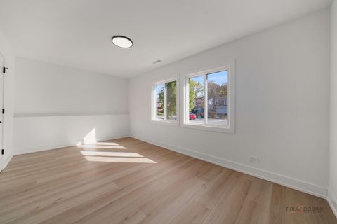 Tiny photo for 112 Ironwood Court, Rolling Meadows, IL 60008 (MLS # 12530188)