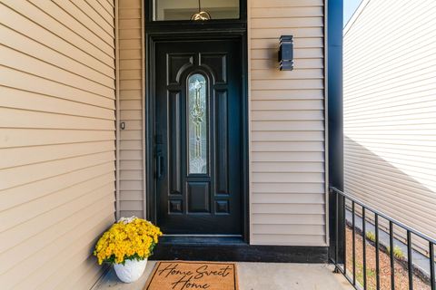 Tiny photo for 112 Ironwood Court, Rolling Meadows, IL 60008 (MLS # 12530188)