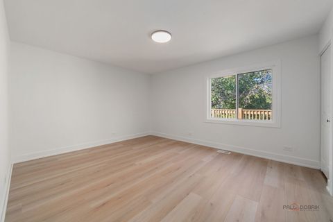 Tiny photo for 112 Ironwood Court, Rolling Meadows, IL 60008 (MLS # 12530188)