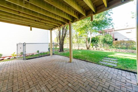 Tiny photo for 112 Ironwood Court, Rolling Meadows, IL 60008 (MLS # 12530188)