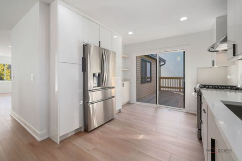 Tiny photo for 112 Ironwood Court, Rolling Meadows, IL 60008 (MLS # 12530188)